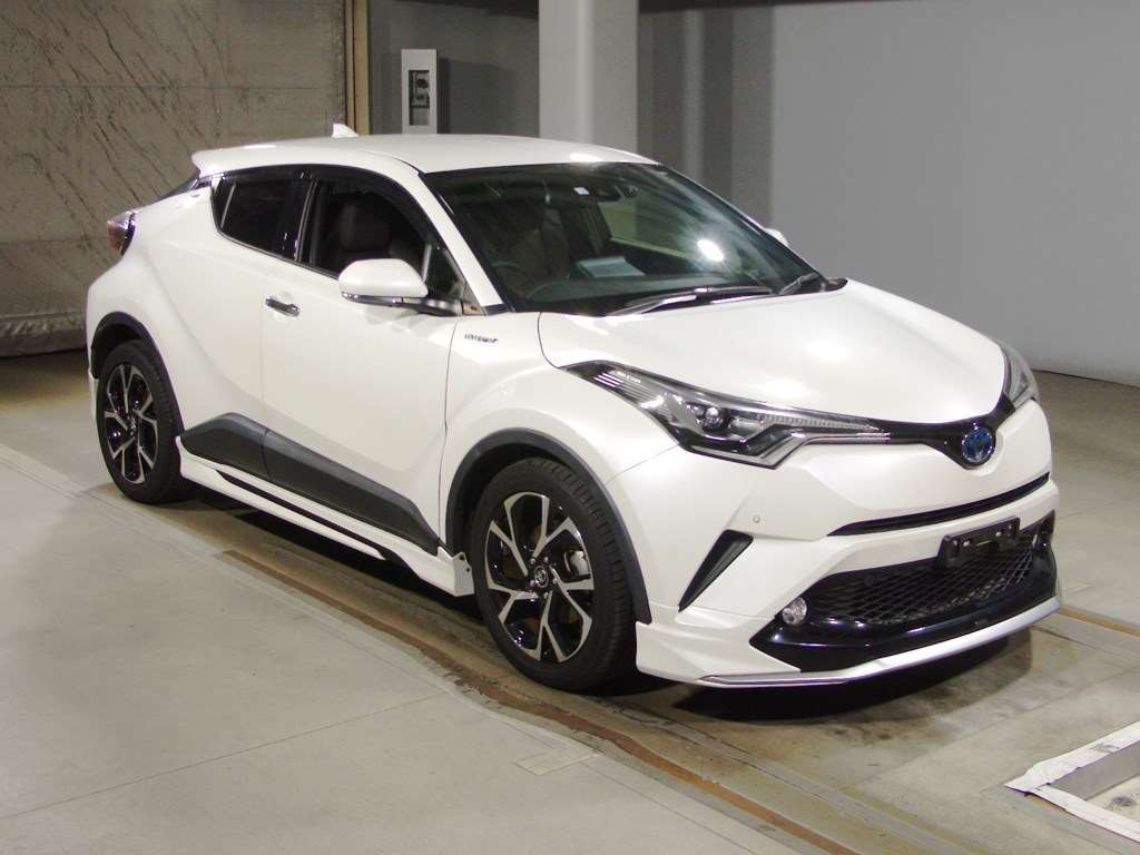 2018 Toyota C-HR ZYX10[2]