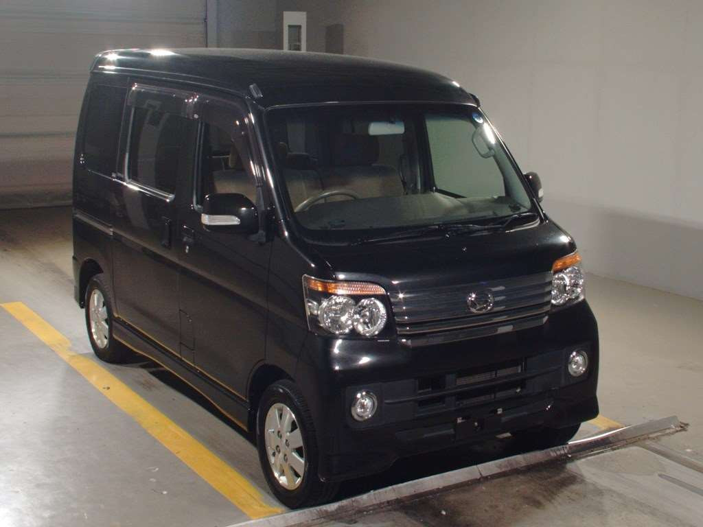 2010 Daihatsu Atrai Wagon S321G[2]