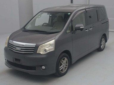 2012 Toyota Noah