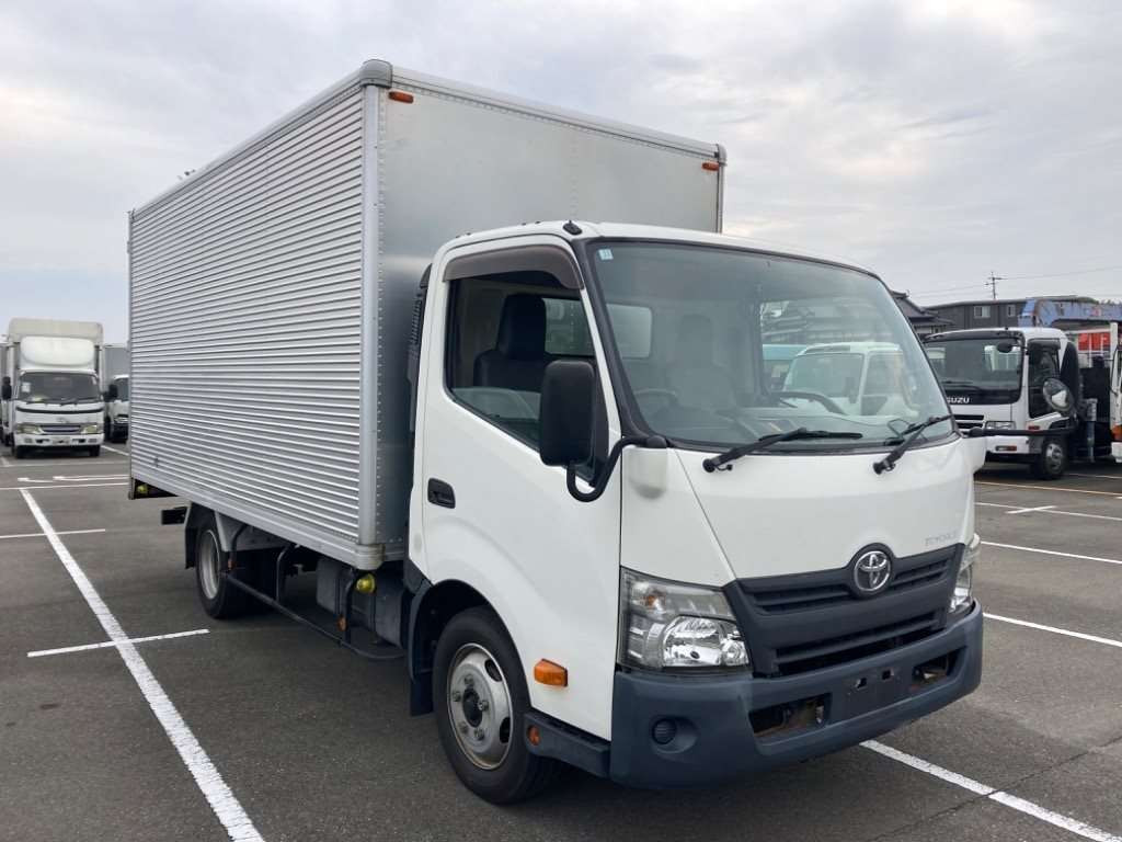 2015 Toyota Toyoace Truck XZU710[2]