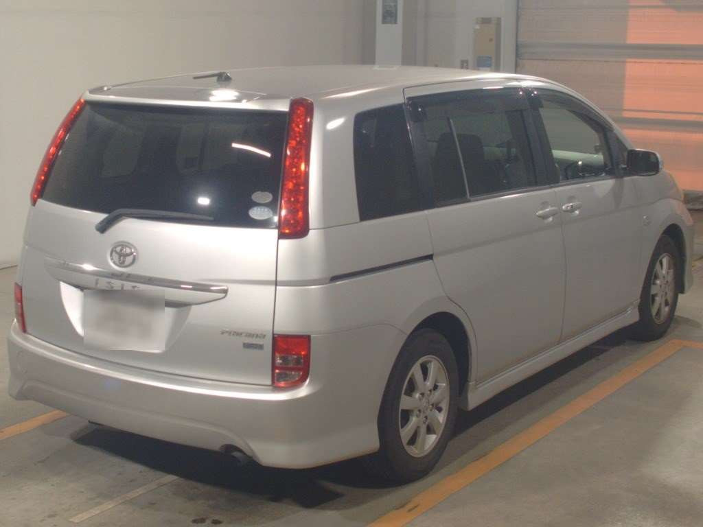 2010 Toyota Isis ZGM10W[1]