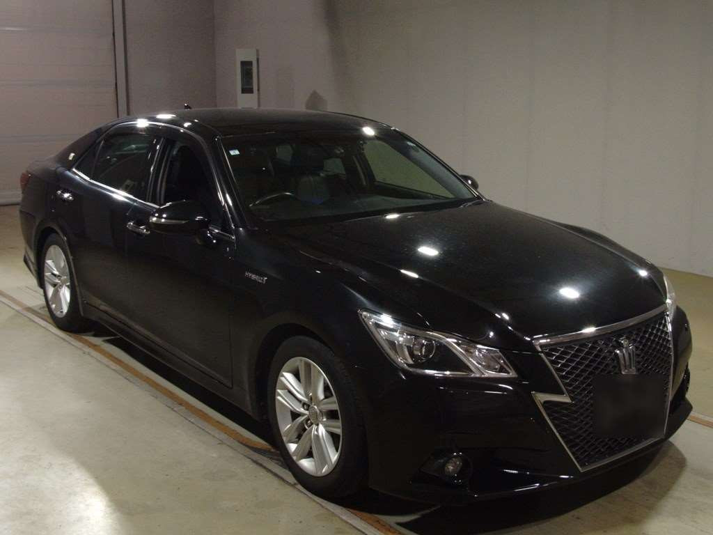 2013 Toyota Crown Hybrid AWS210[2]