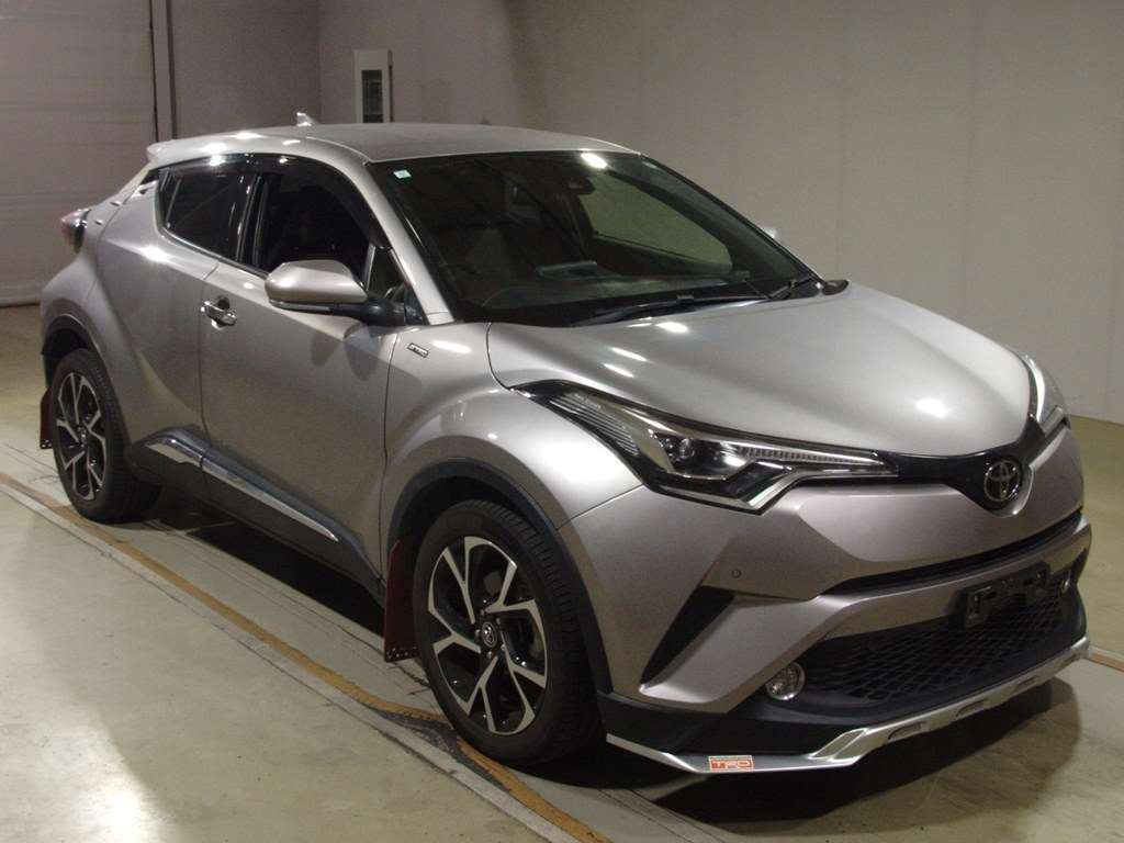 2017 Toyota C-HR NGX50[2]