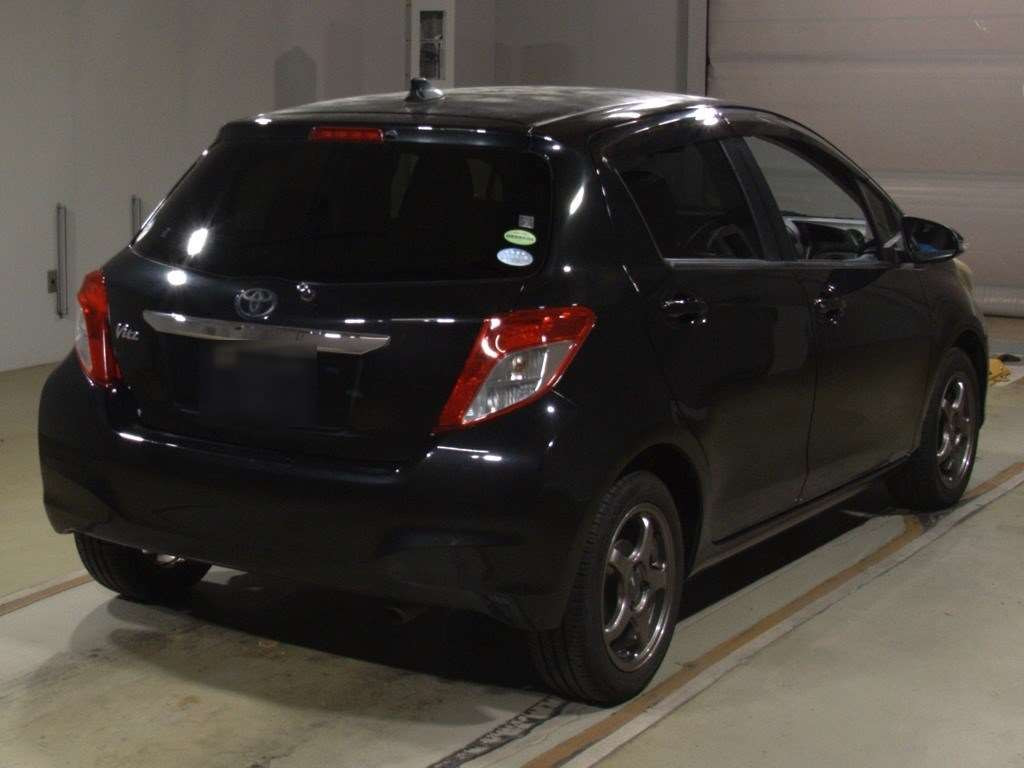 2012 Toyota Vitz NSP130[1]