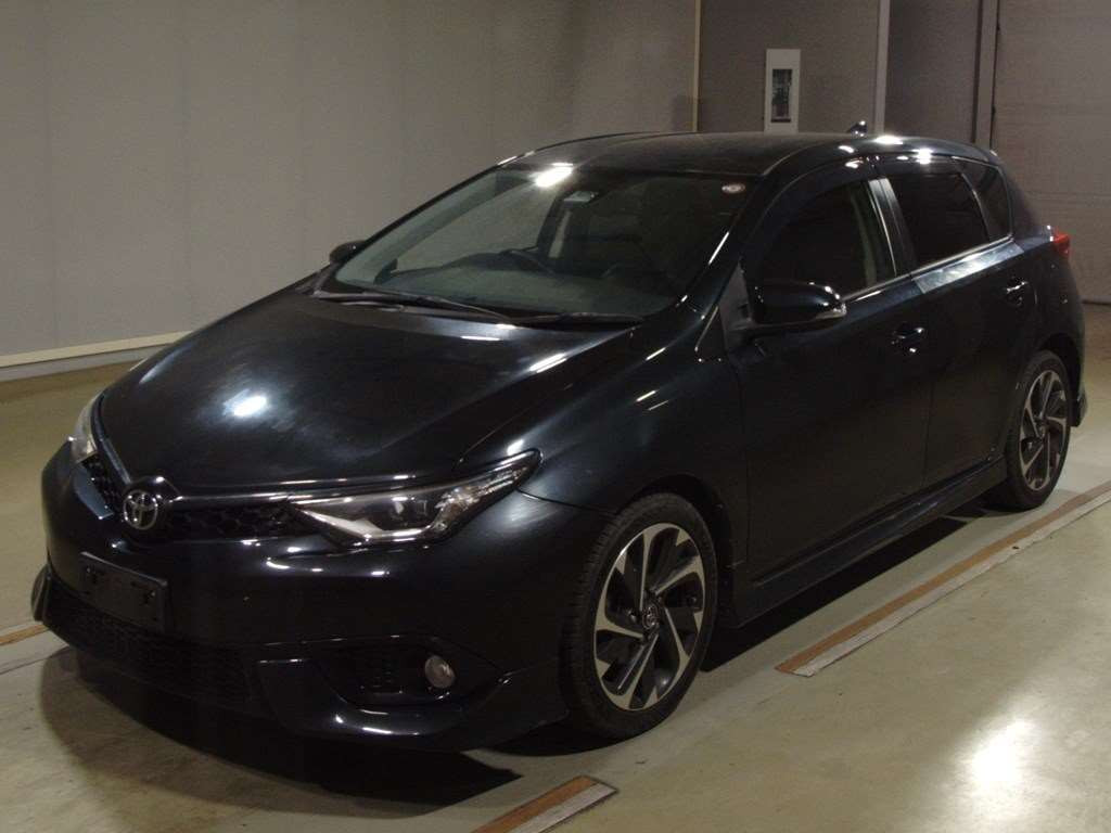 2016 Toyota Auris NRE185H[0]