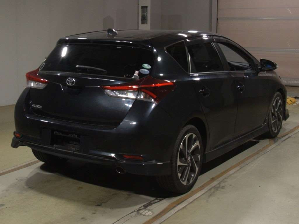 2016 Toyota Auris NRE185H[1]