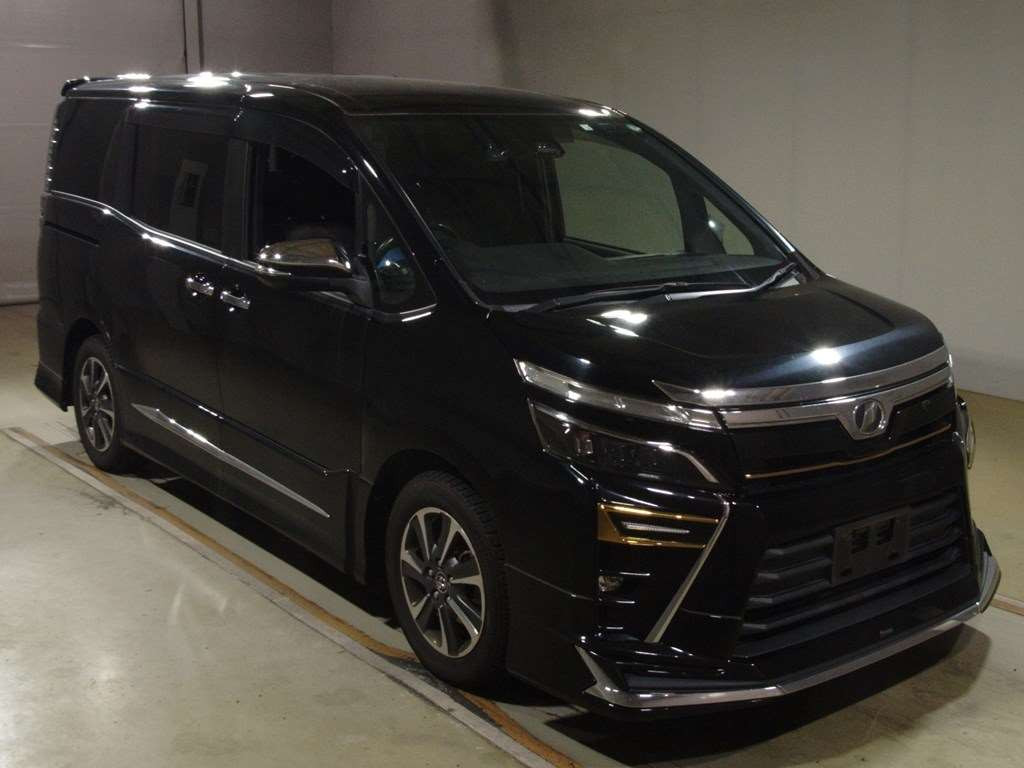 2018 Toyota Voxy ZRR80W[2]