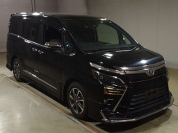 2018 Toyota Voxy