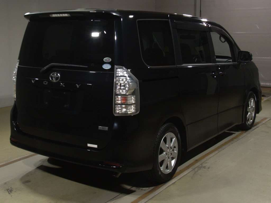 2010 Toyota Voxy ZRR70W[1]