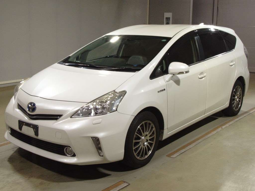 2014 Toyota Prius alpha ZVW41W[0]