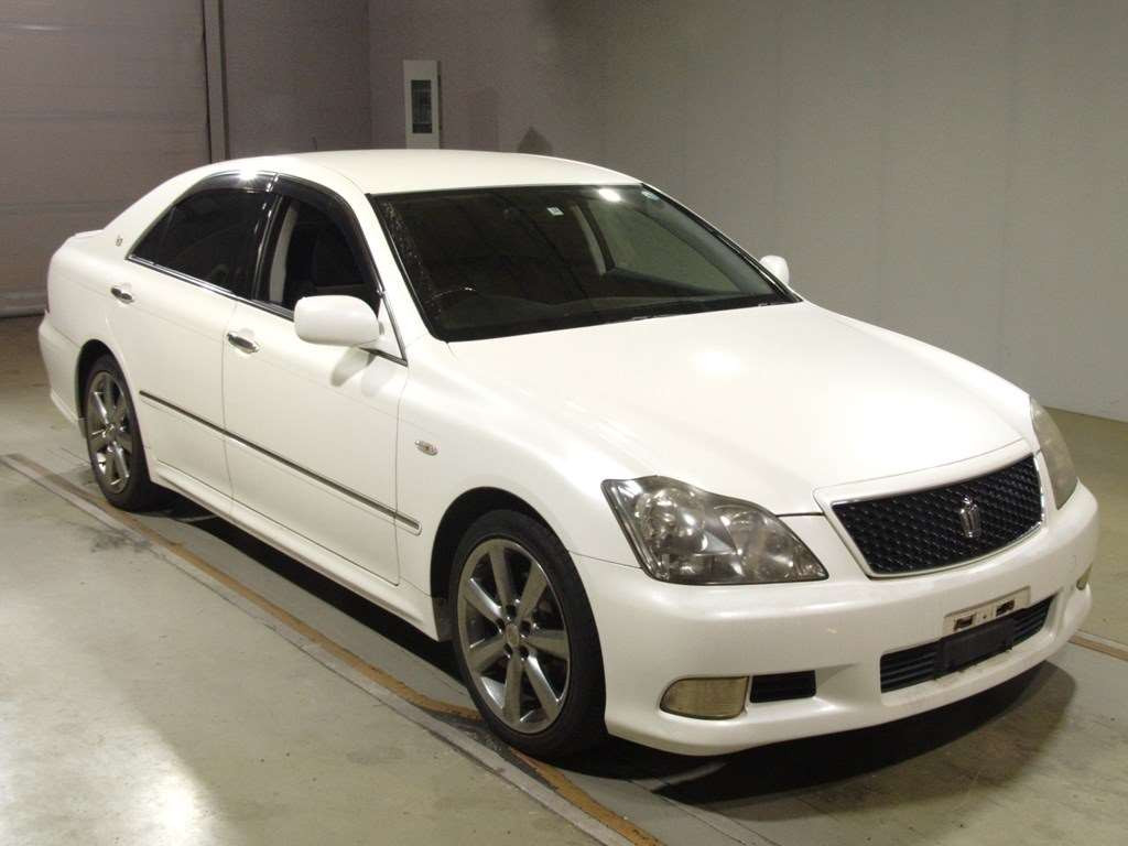 2005 Toyota Crown GRS180[2]