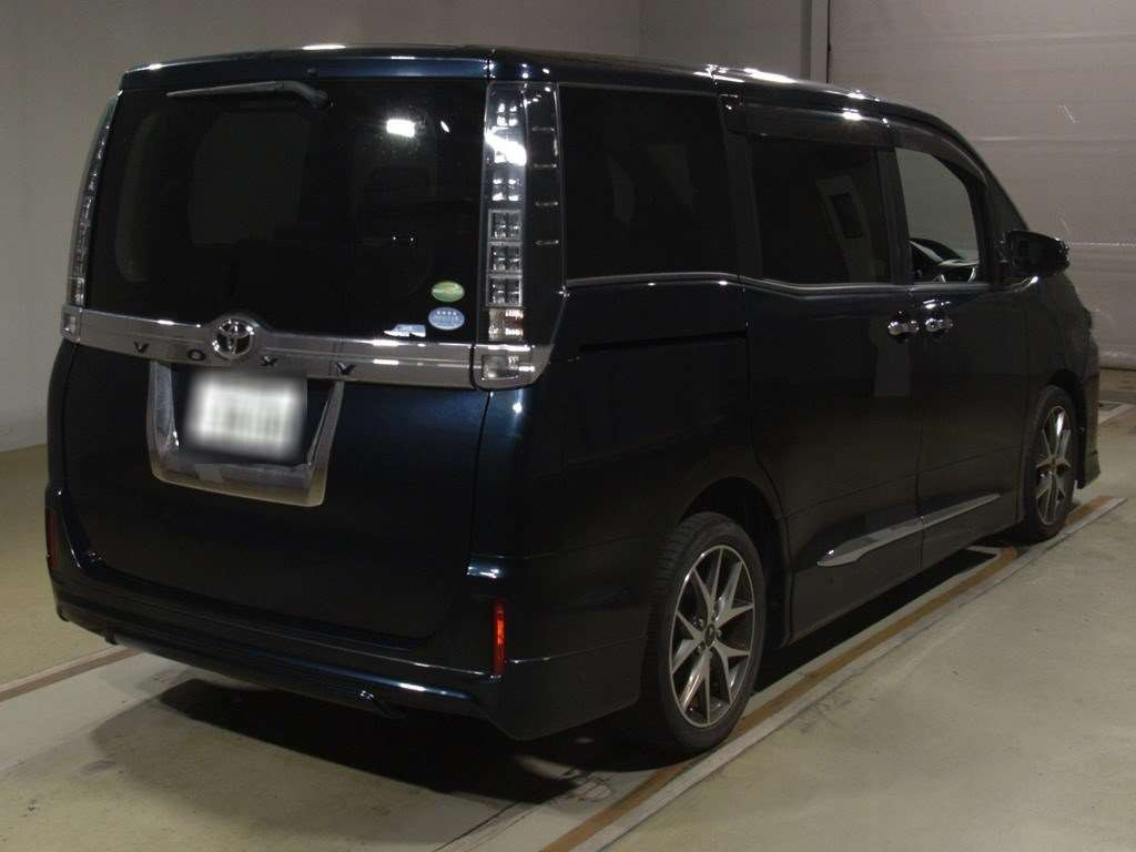 2016 Toyota Voxy ZRR80G[1]