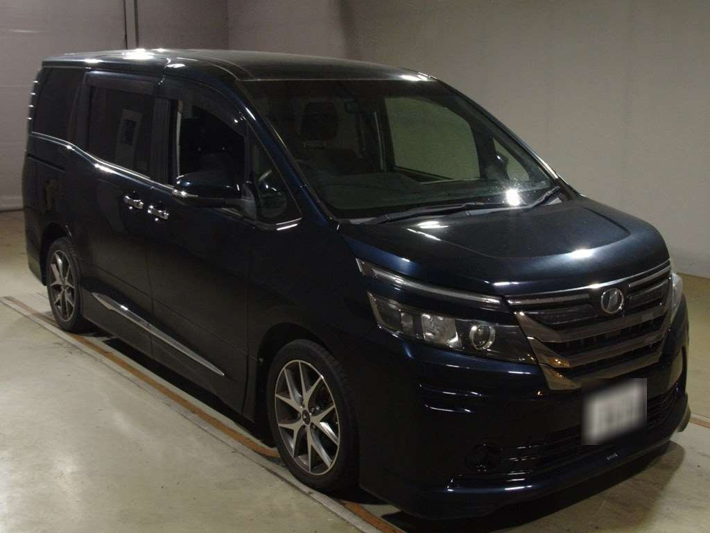 2016 Toyota Voxy ZRR80G[2]