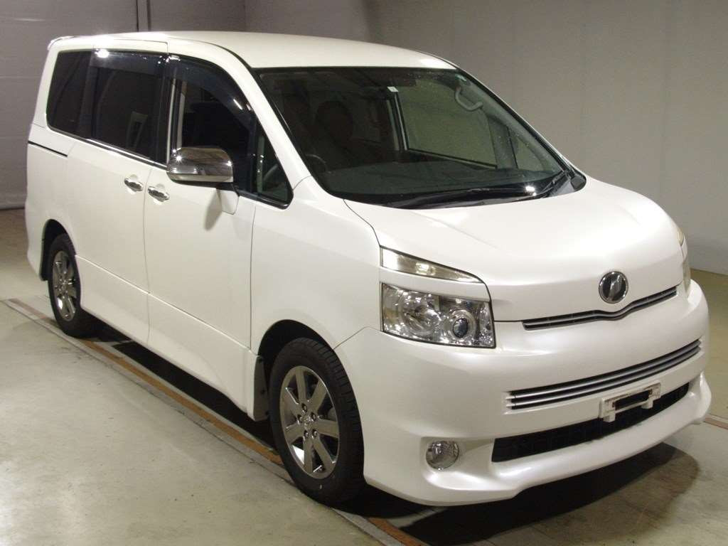 2009 Toyota Voxy ZRR70W[2]