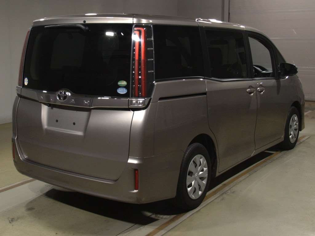 2017 Toyota Noah ZRR80G[1]