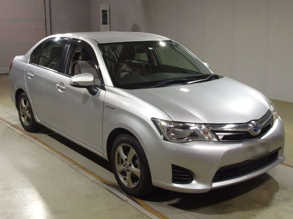 2014 Toyota Corolla Axio NKE165[2]