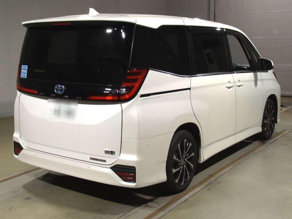 2023 Toyota Noah ZWR90W[1]