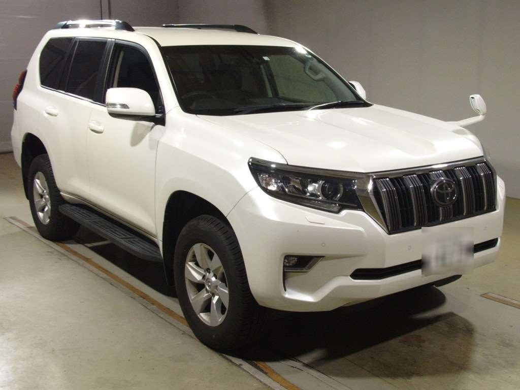 2018 Toyota Land Cruiser Prado TRJ150W[2]