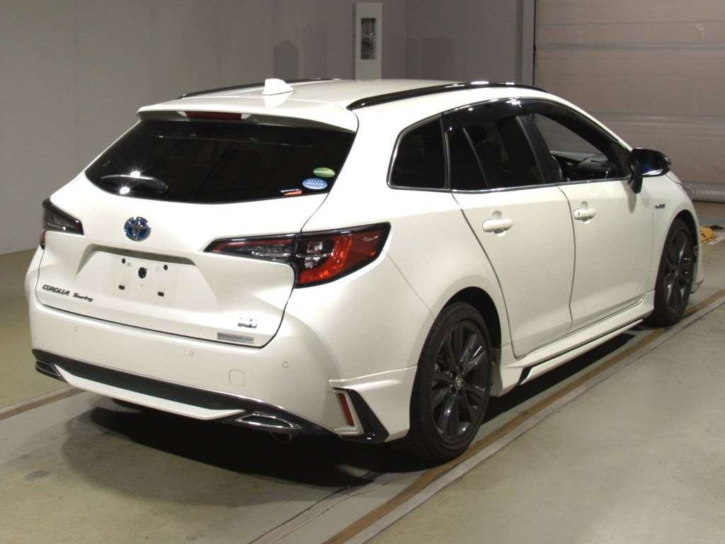 2019 Toyota Corolla Touring Wagon ZWE211W[1]