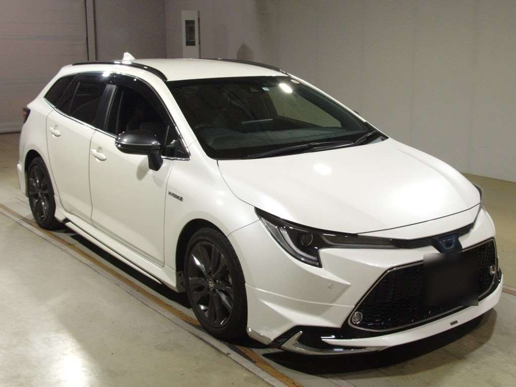 2019 Toyota Corolla Touring Wagon ZWE211W[2]