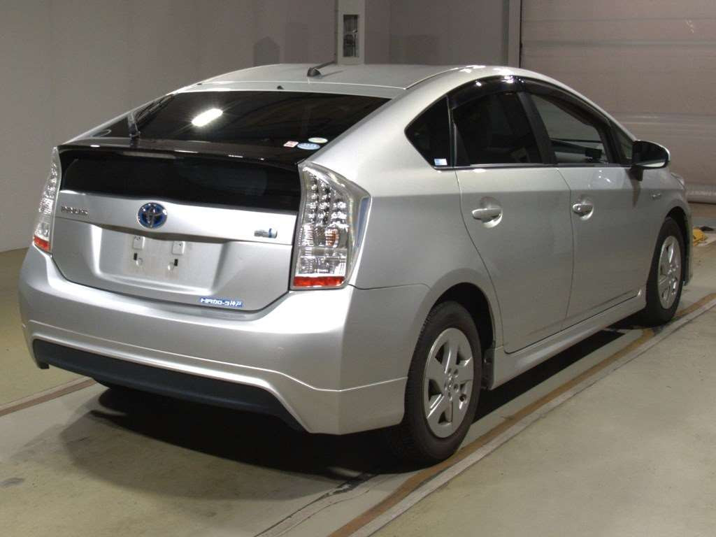 2010 Toyota Prius ZVW30[1]