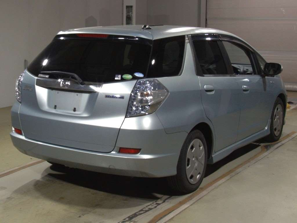 2012 Honda Fit Shuttle Hybrid GP2[1]