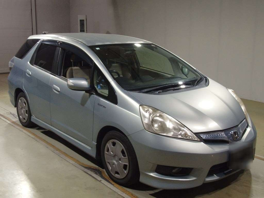 2012 Honda Fit Shuttle Hybrid GP2[2]