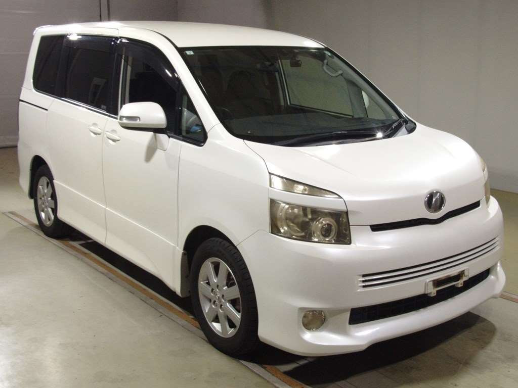 2007 Toyota Voxy ZRR70W[2]