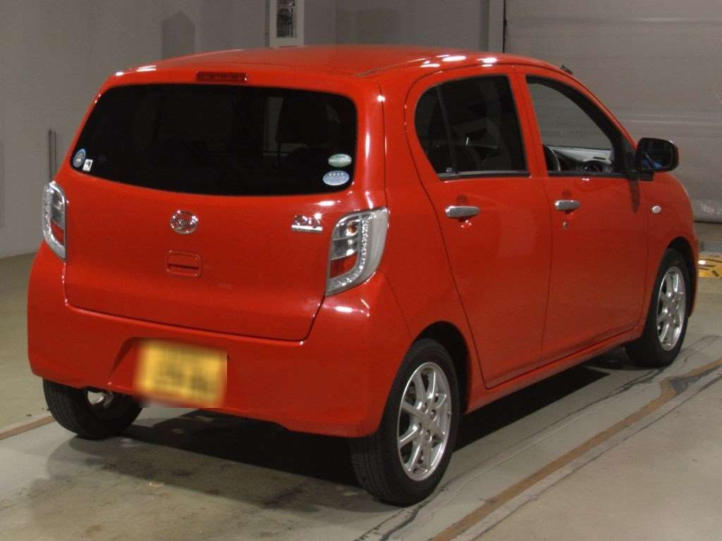 2016 Daihatsu Mira es LA300S[1]