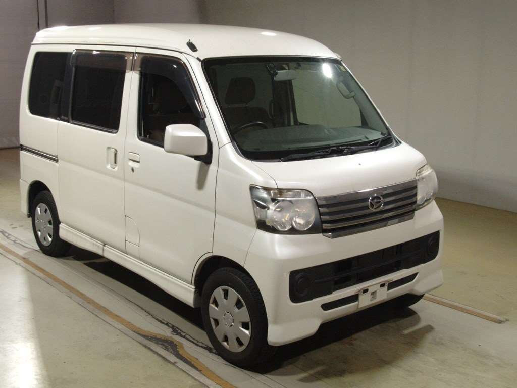 2015 Daihatsu Atrai Wagon S321G[2]