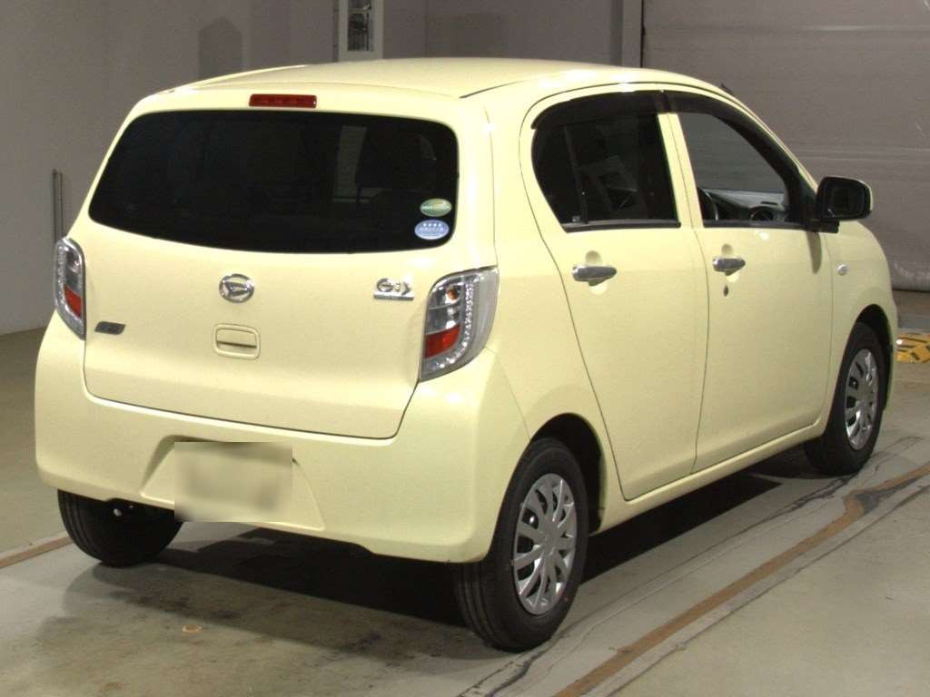 2013 Daihatsu Mira es LA300S[1]