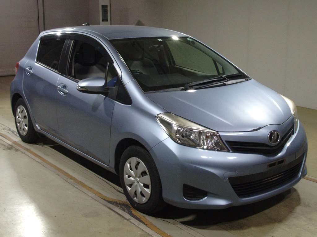 2014 Toyota Vitz KSP130[2]