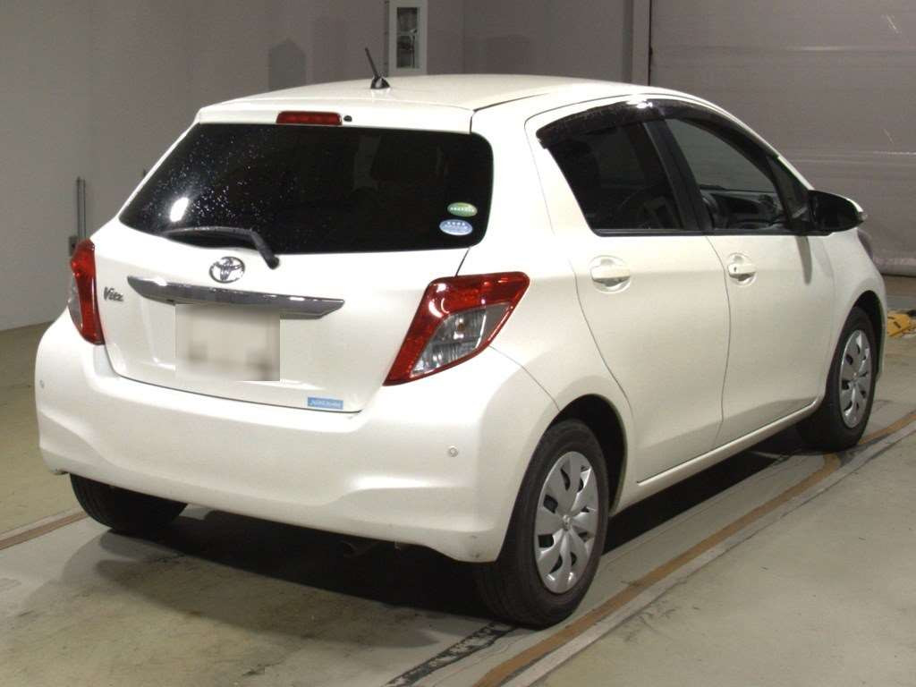 2014 Toyota Vitz NSP130[1]