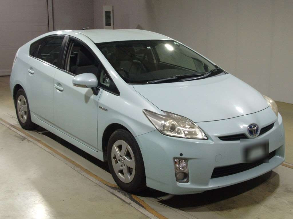 2010 Toyota Prius ZVW30[2]