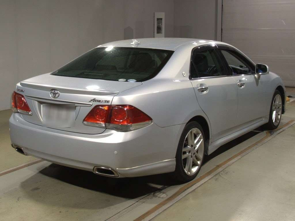 2010 Toyota Crown GRS200[1]