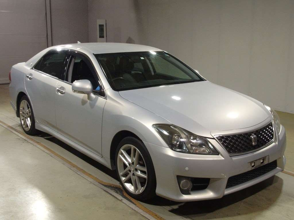 2010 Toyota Crown GRS200[2]