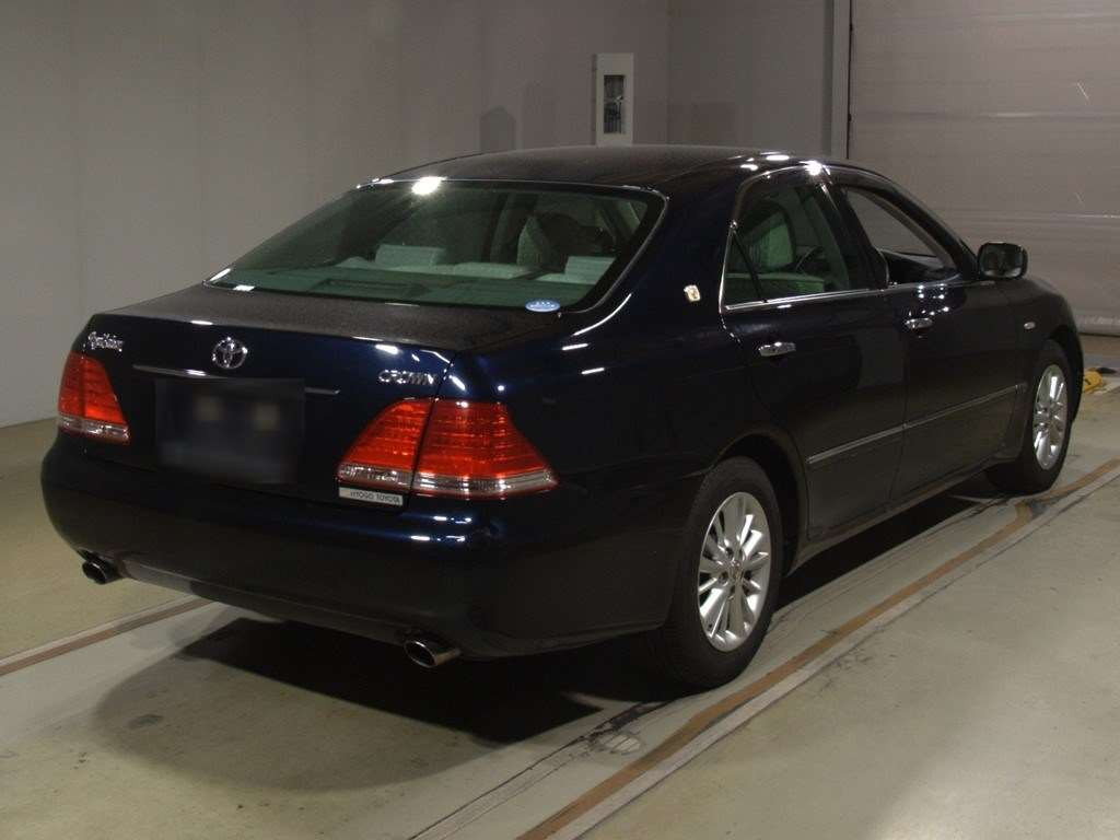 2004 Toyota Crown GRS180[1]