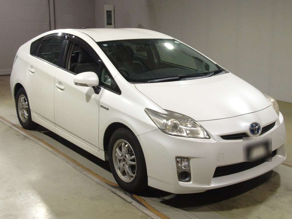 2011 Toyota Prius ZVW30[2]