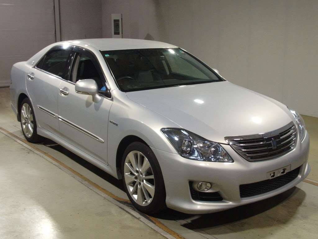 2008 Toyota Crown Hybrid GWS204[2]