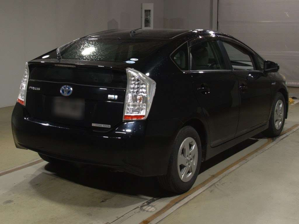 2010 Toyota Prius ZVW30[1]