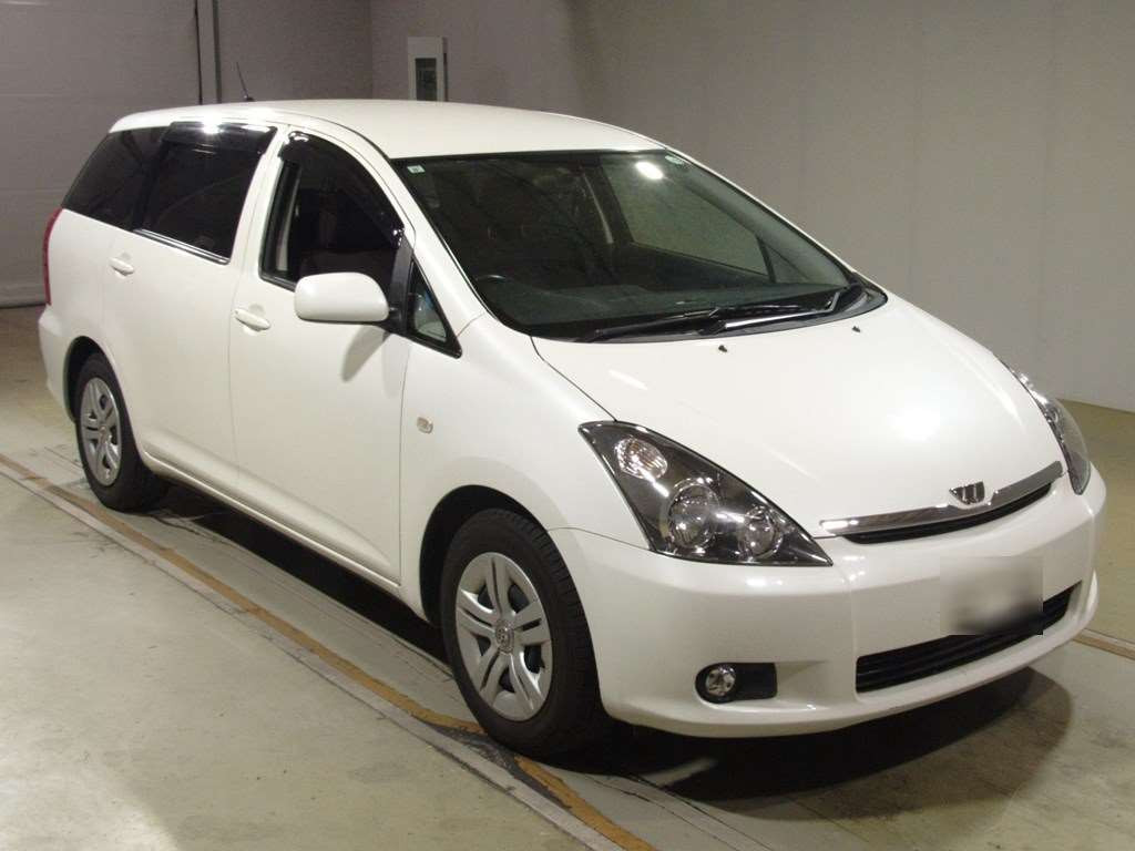 2005 Toyota Wish ZNE10G[2]