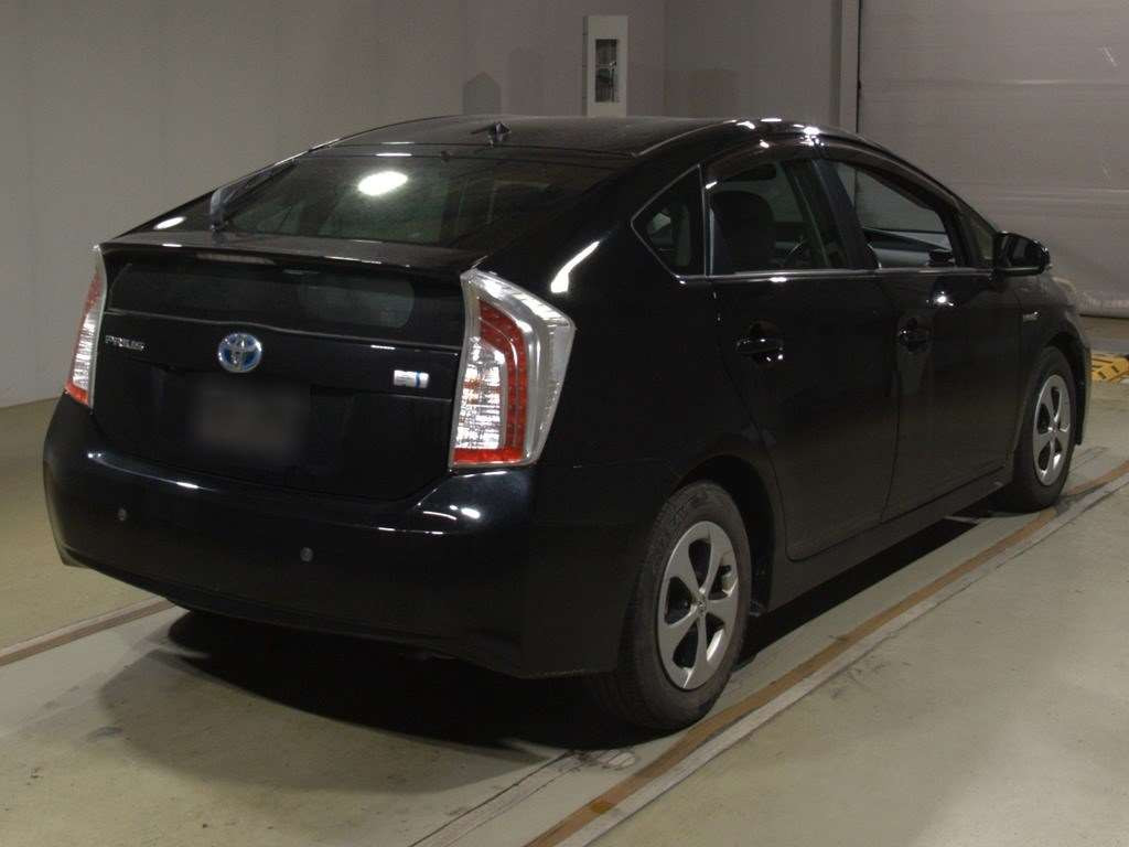 2014 Toyota Prius ZVW30[1]