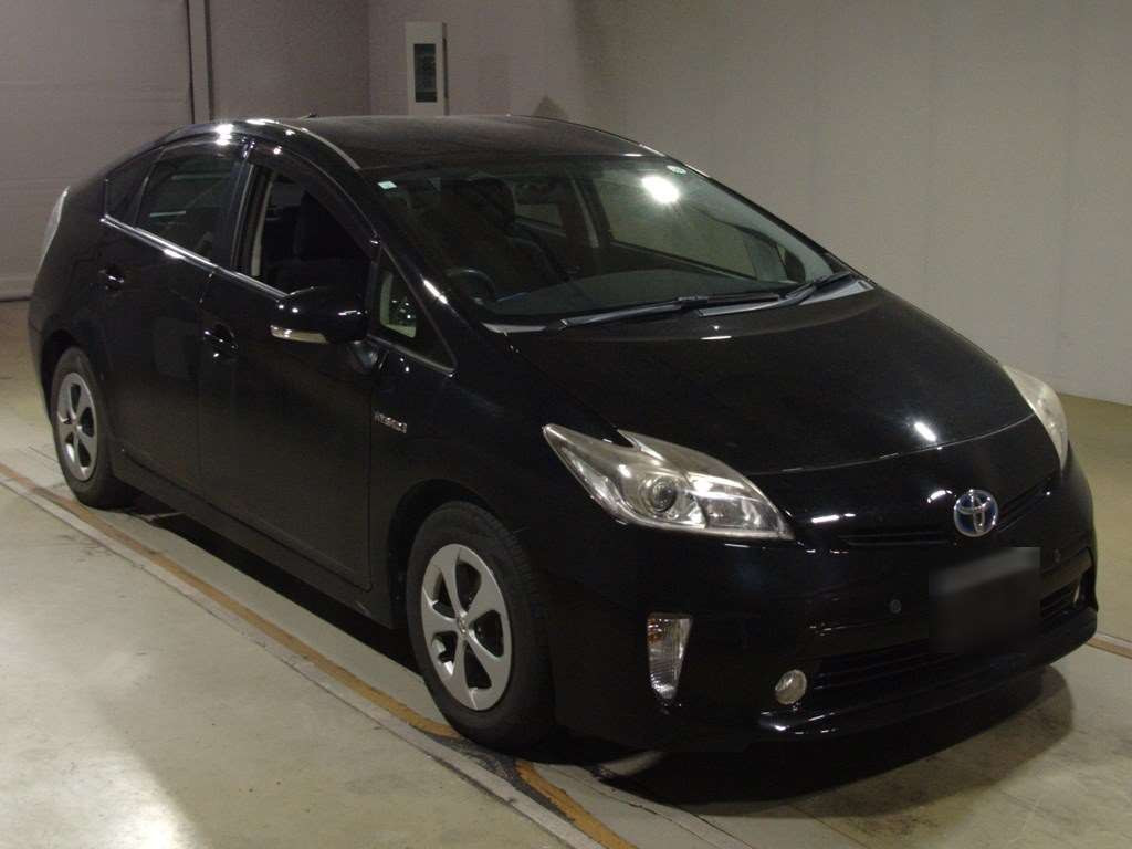 2014 Toyota Prius ZVW30[2]