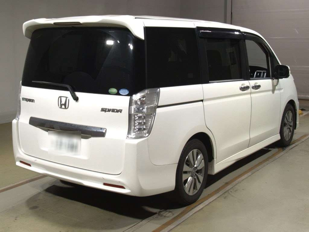 2013 Honda Step WGN Spada RK5[1]