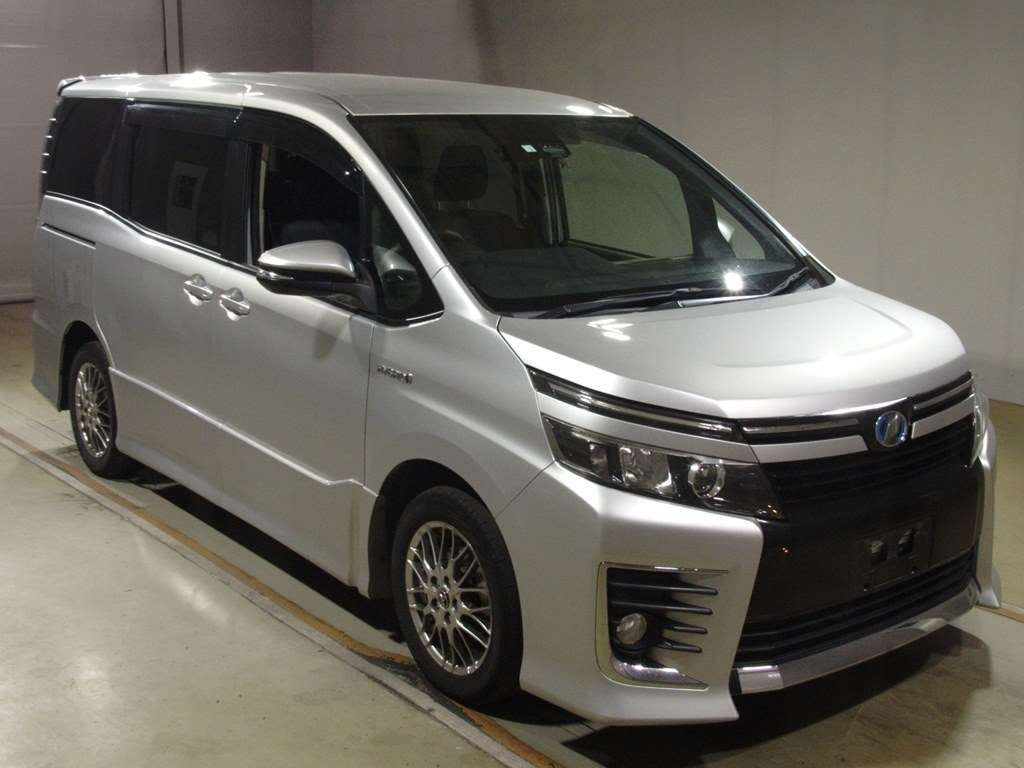 2016 Toyota Voxy ZWR80W[2]