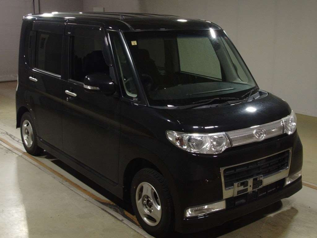 2010 Daihatsu Tanto Custom L375S[2]