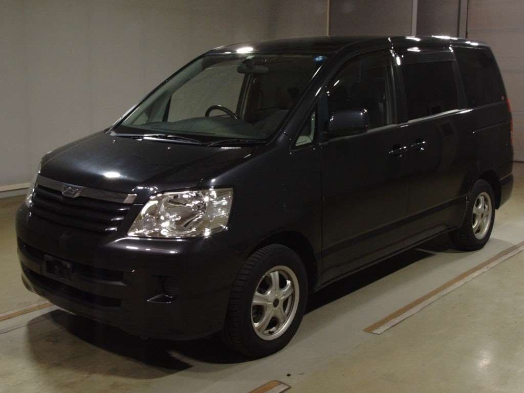 2003 Toyota Noah AZR60G[0]