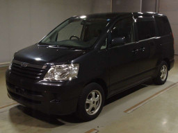 2003 Toyota Noah