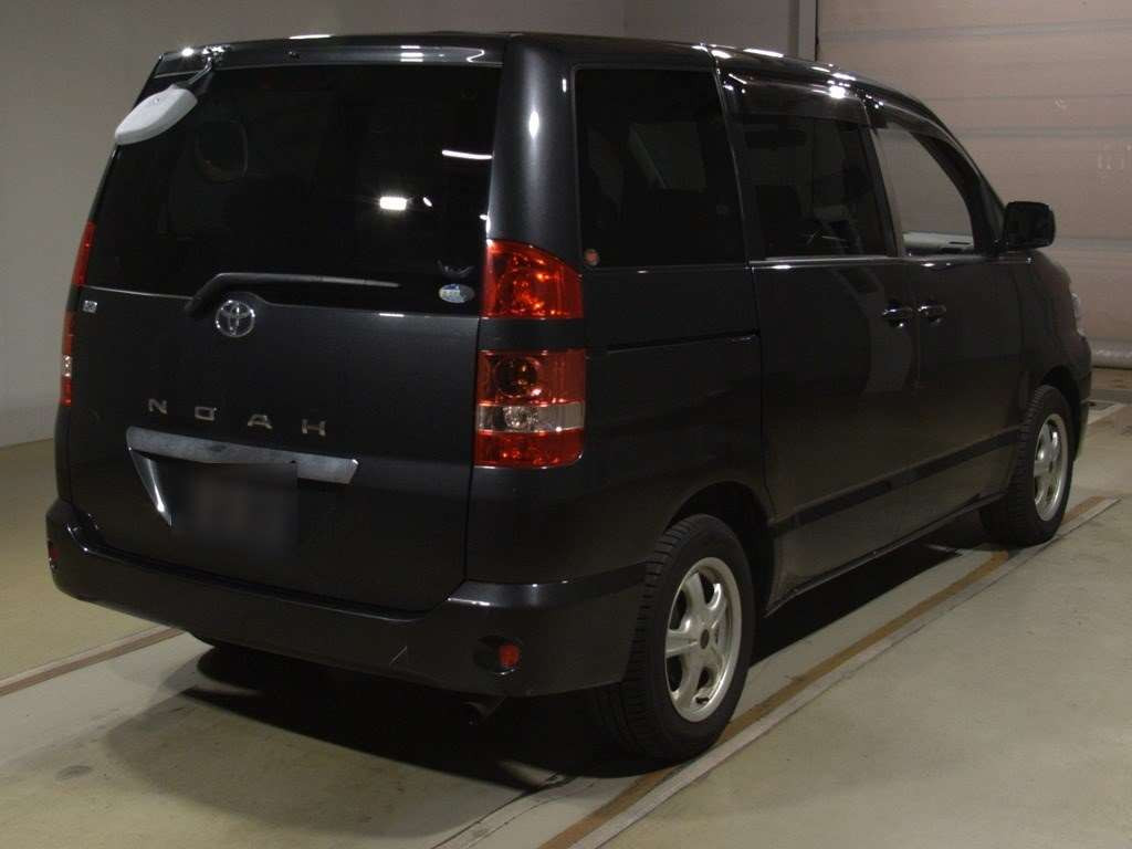 2003 Toyota Noah AZR60G[1]