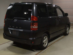 2003 Toyota Noah